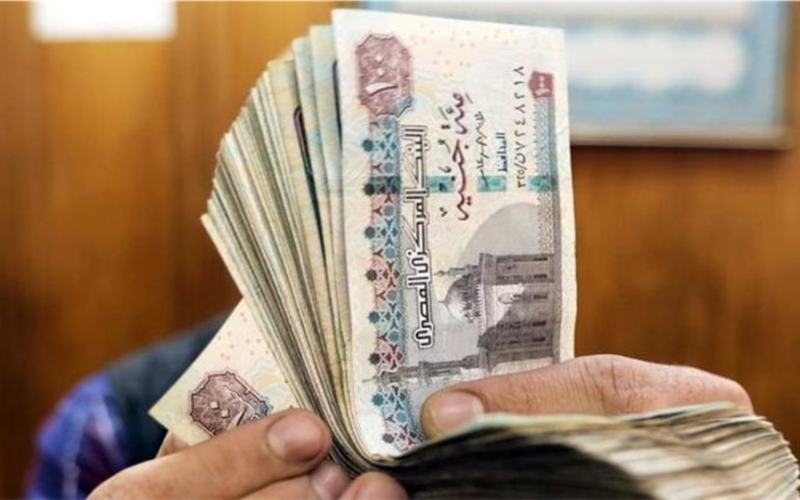 شروط وضوابط الجمع بين معاش العمالة غير المنتظمة والمنحة الشهرية المستحقة